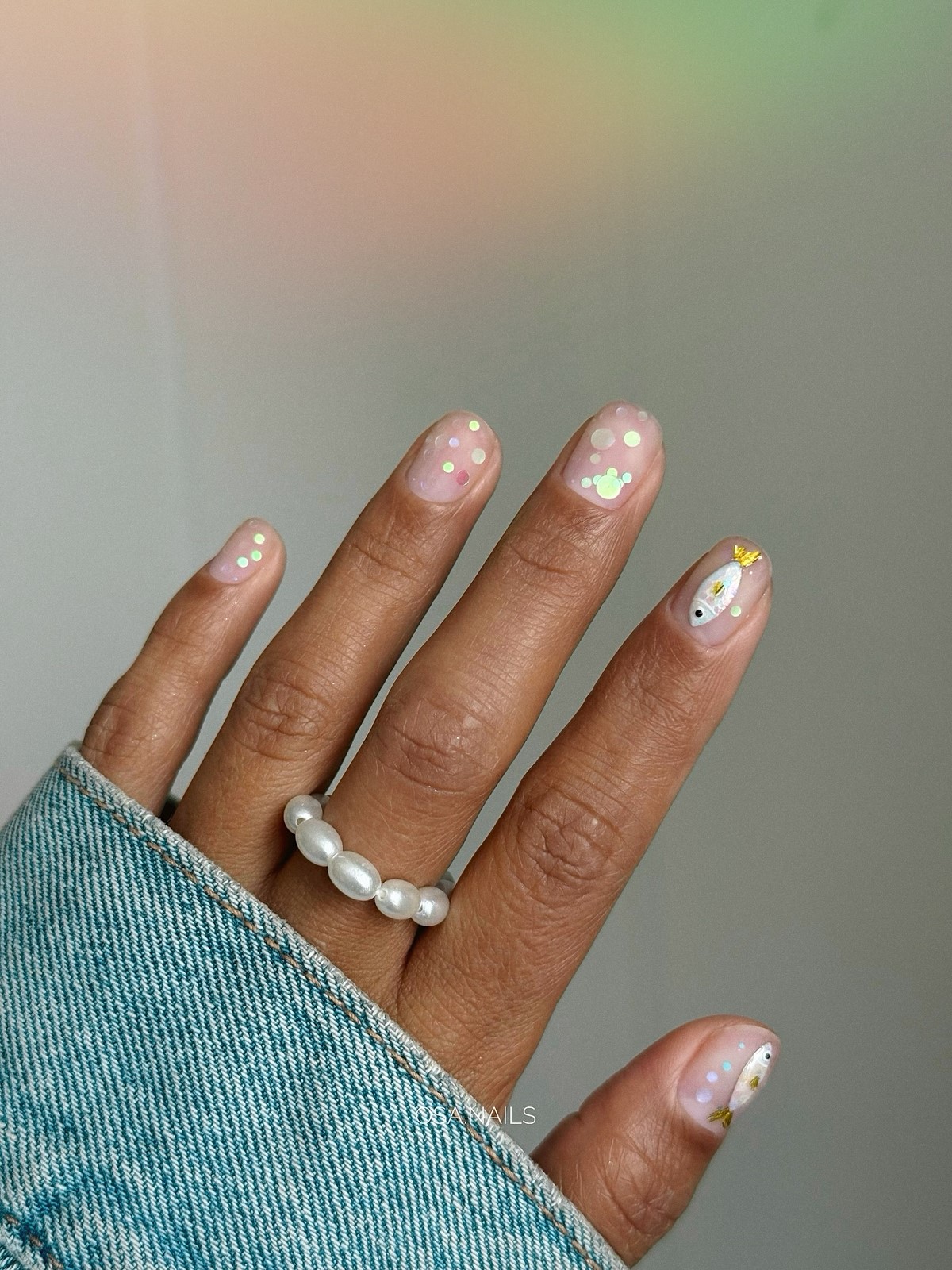 Летний маникюр 2026: главные тренды августа