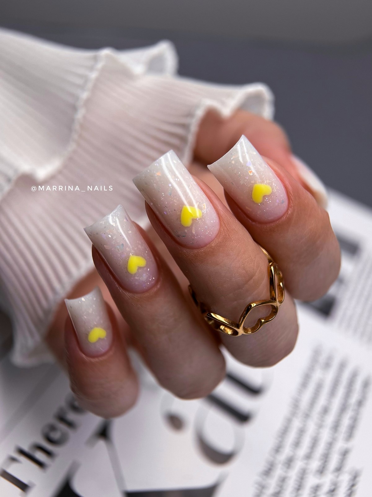 Летний маникюр 2026: главные тренды августа