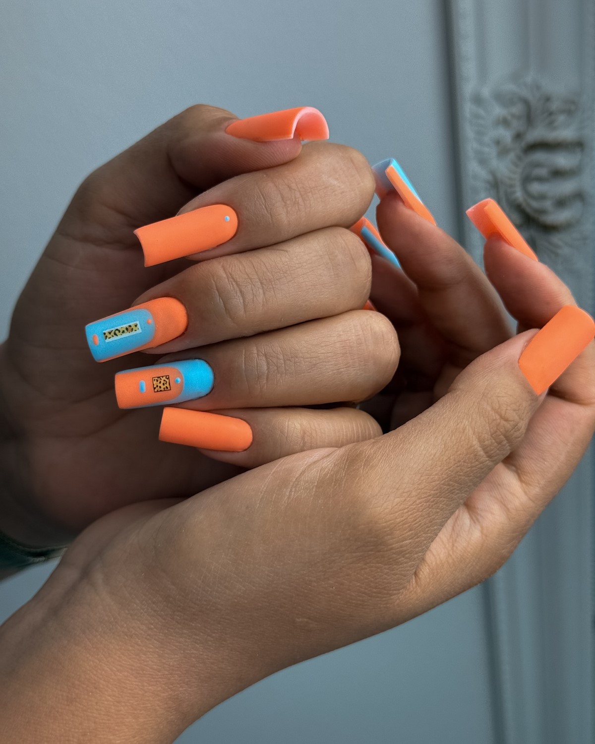 Летний маникюр 2026: главные тренды августа