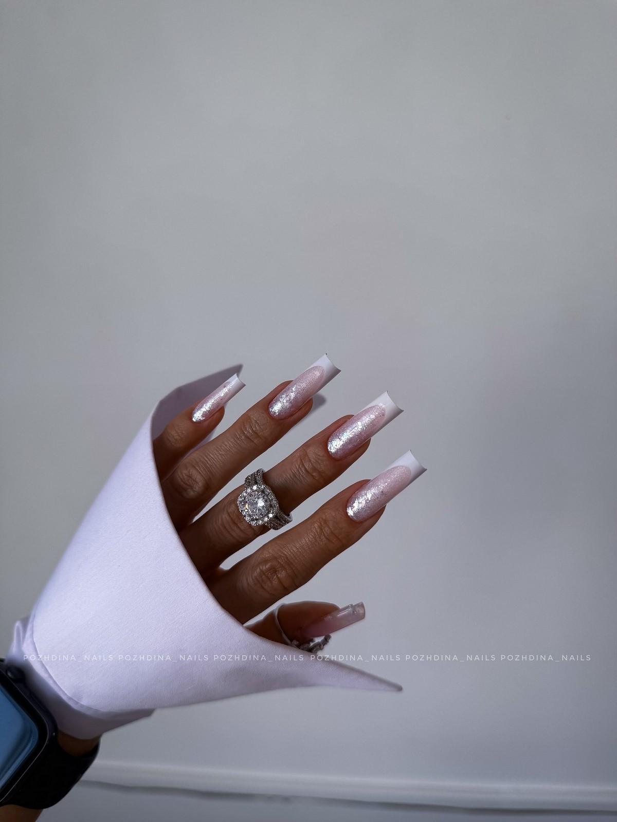 Летний маникюр 2026: главные тренды августа